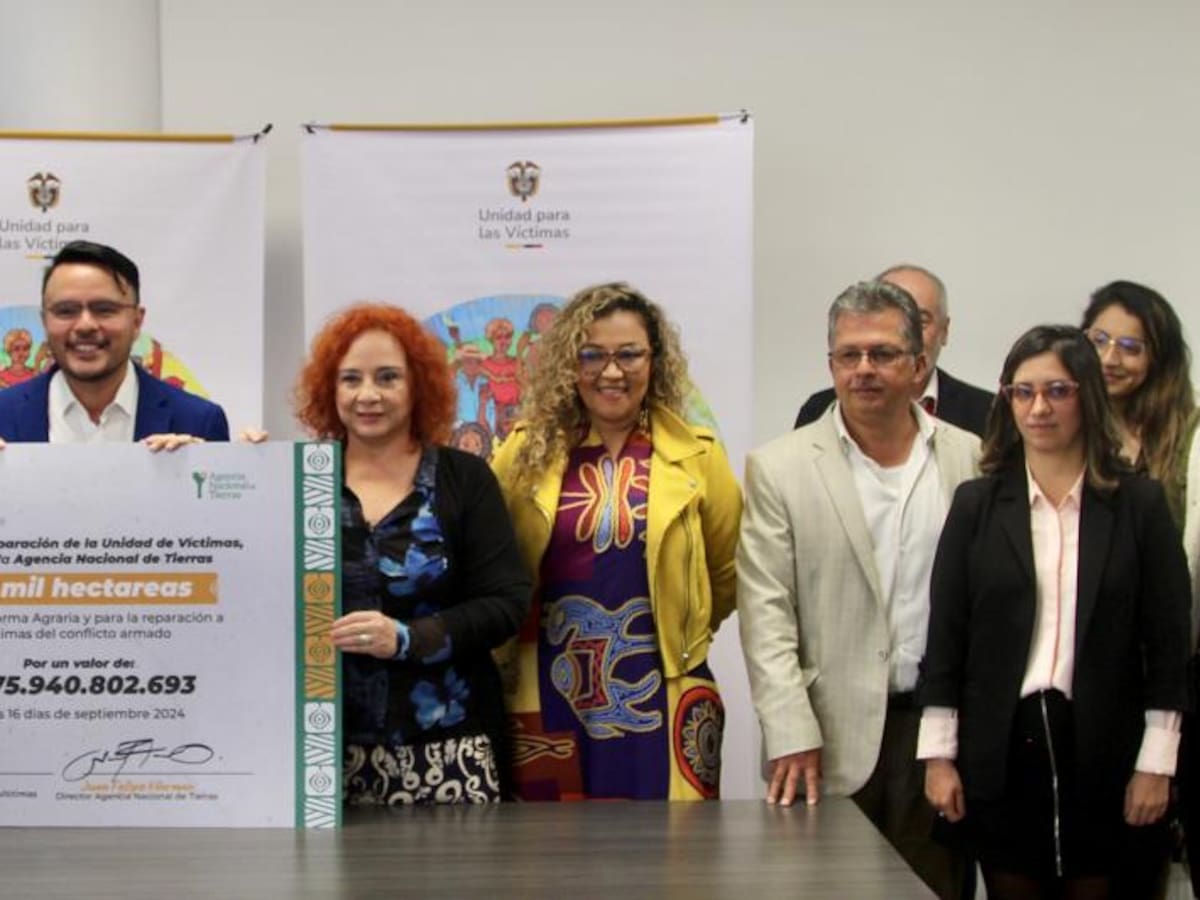 Campesinos víctimas de los paramilitares serán reparados con 18.000 hectáreas