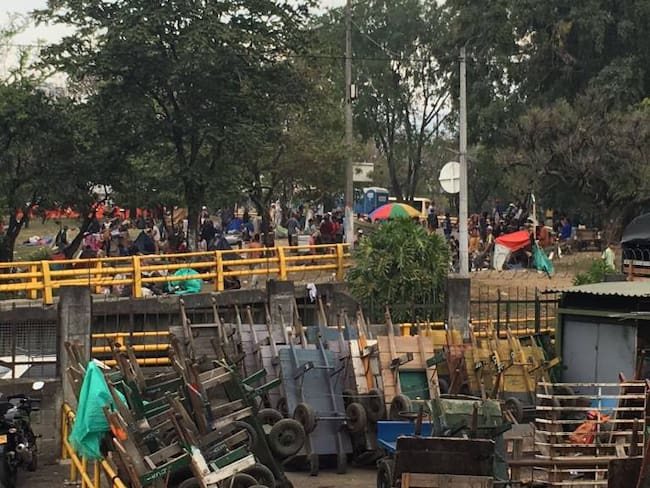 Por presencia de indigentes, caen las ventas en la Plaza Minorista de Medellín