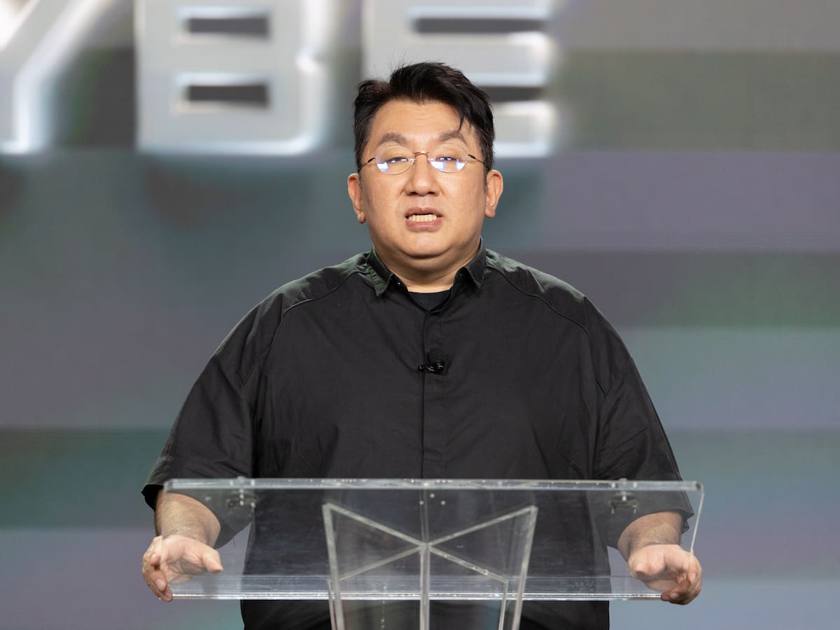 La Policía surcoreana pide orden de arresto contra Bang Si-hyuk, presidente de la agencia de BTS
