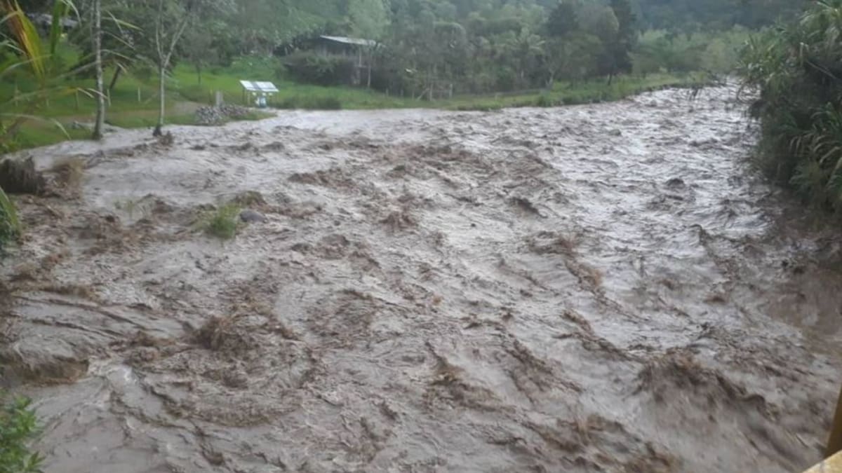 Dos personas están desaparecidas tras creciente súbita en Cundinamarca