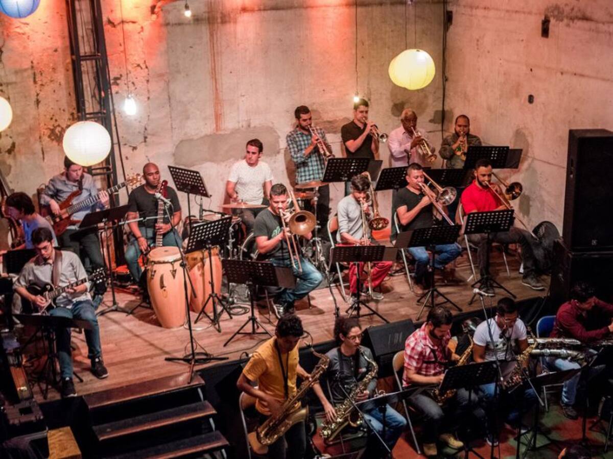 Clásicos tangos en el formato de la “Big Band” La Pascasia