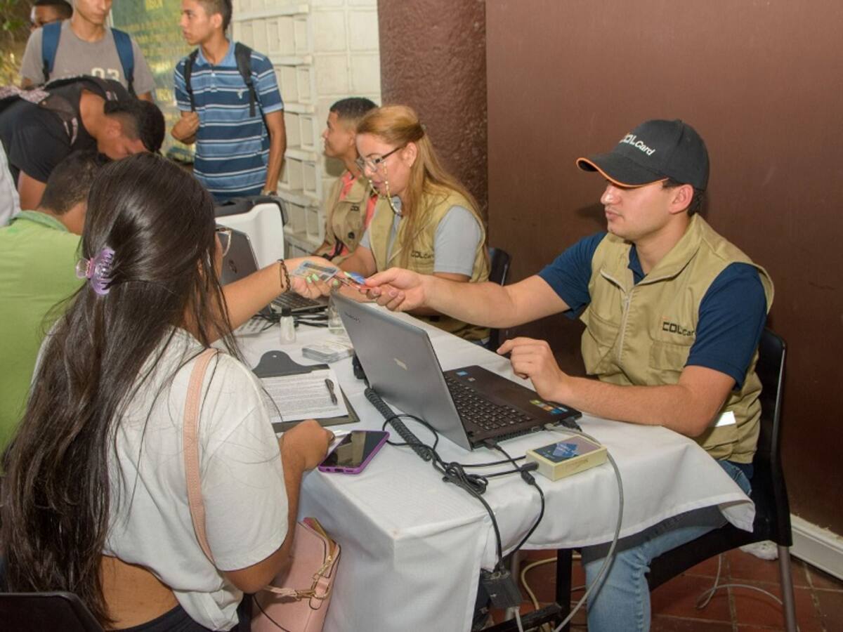 Universidad San Buenaventura recibe jornadas de personalización de tarjetas Transcaribe