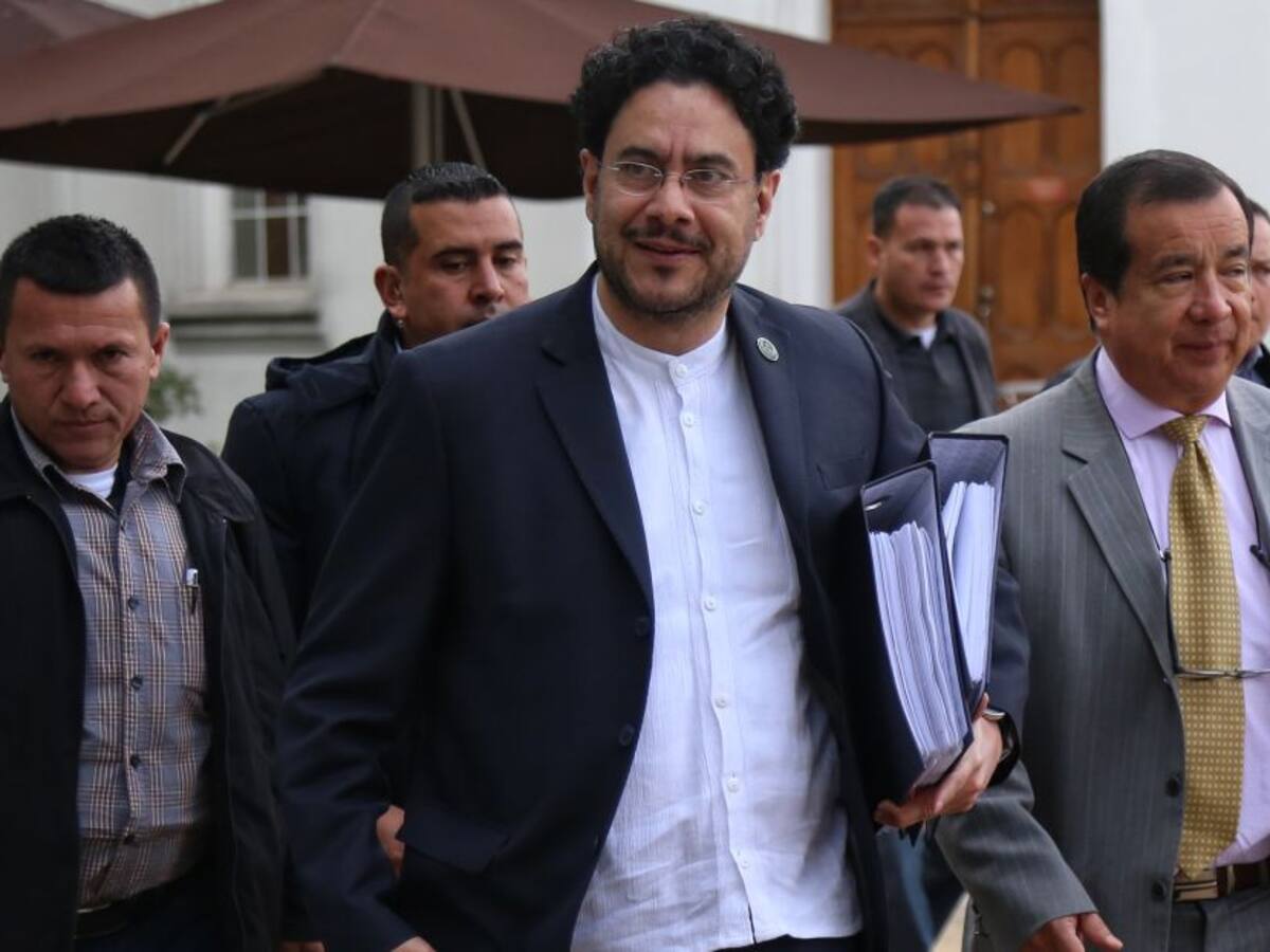 Uribe dice que Iván Cepeda aparece en Computadores de Raúl Reyes.