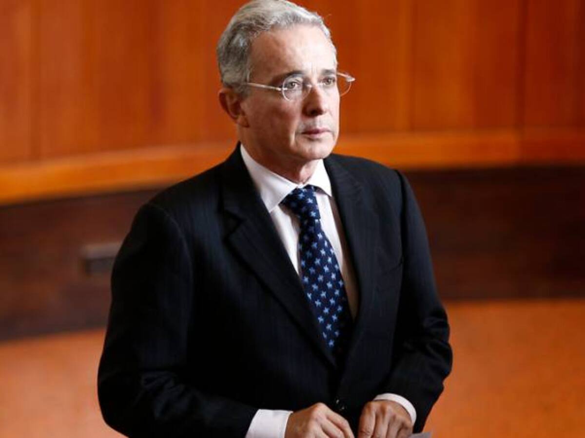 “Con sus amenazas Petro quiere sacarme del sector agropecuario”: Uribe
