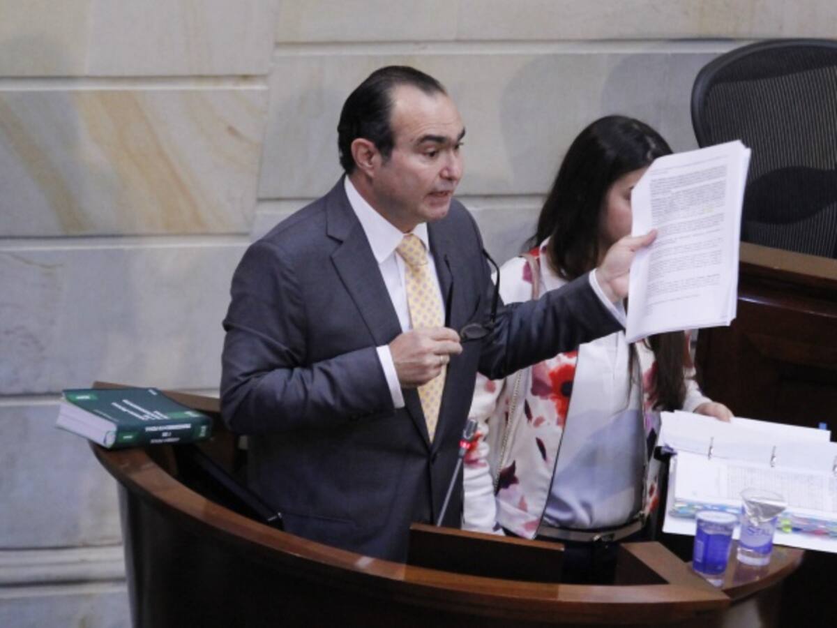 Congreso envió expediente del magistrado Pretelt a la Corte Suprema