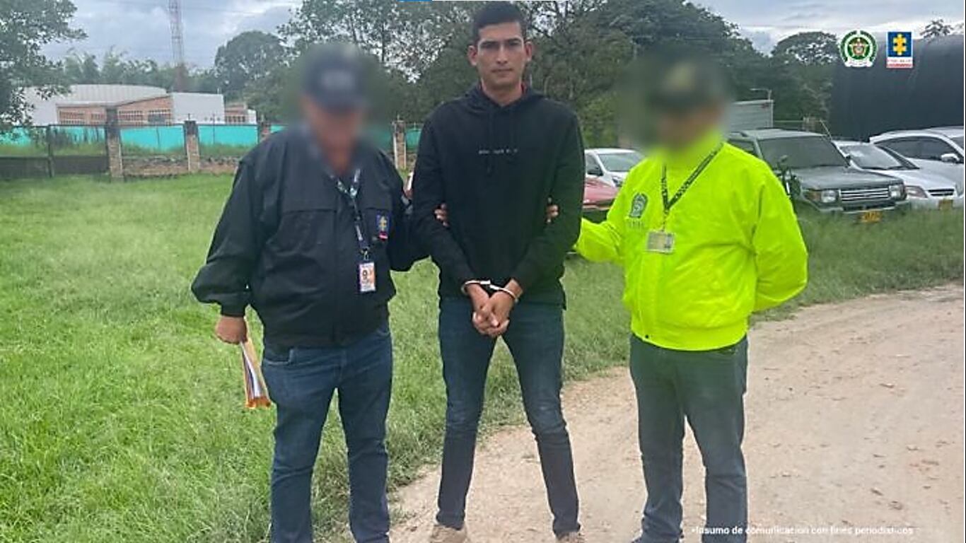 Captura de Yurledinson Julián Parra Ferreira, alias 'El Flaco', en el municipio de Pitalito, Huila. (Cortesía: Fiscalía General).