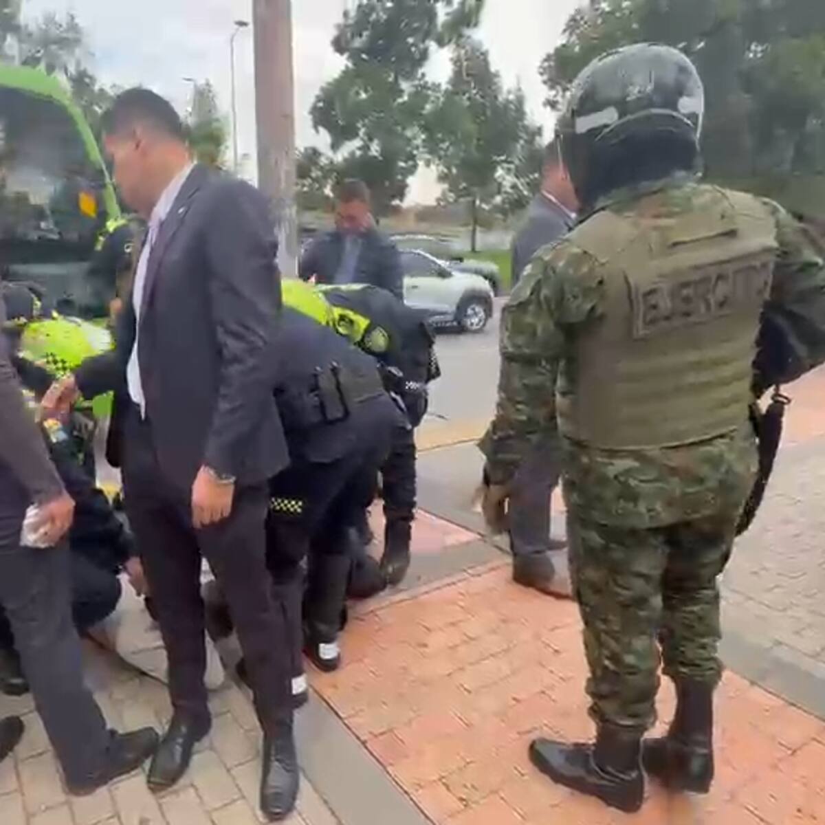 Cruce de disparos en Bogotá: Policía frustró robo y capturó a dos delincuentes cerca al CAN