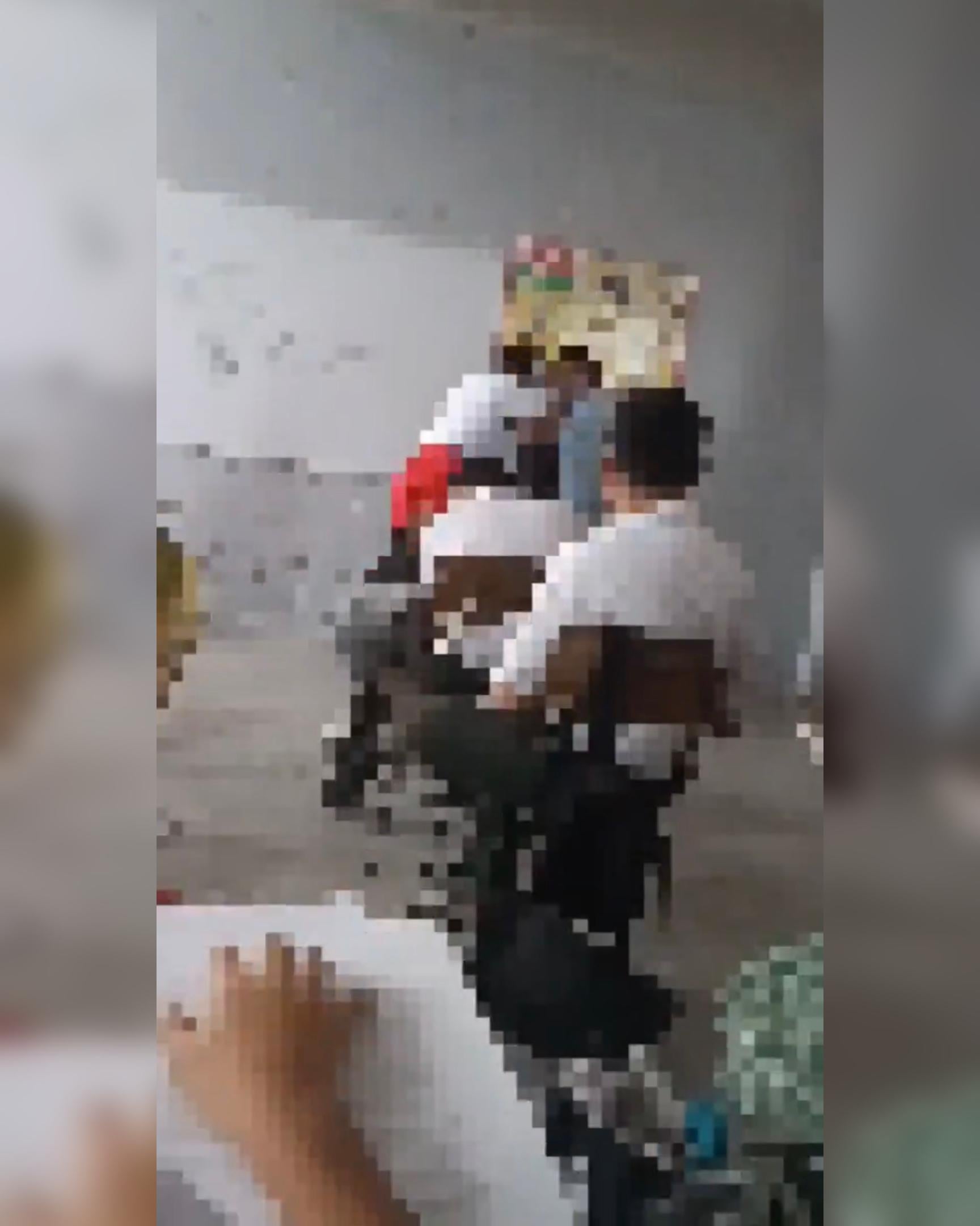 Estudiante agrede a profesor en aula de clases