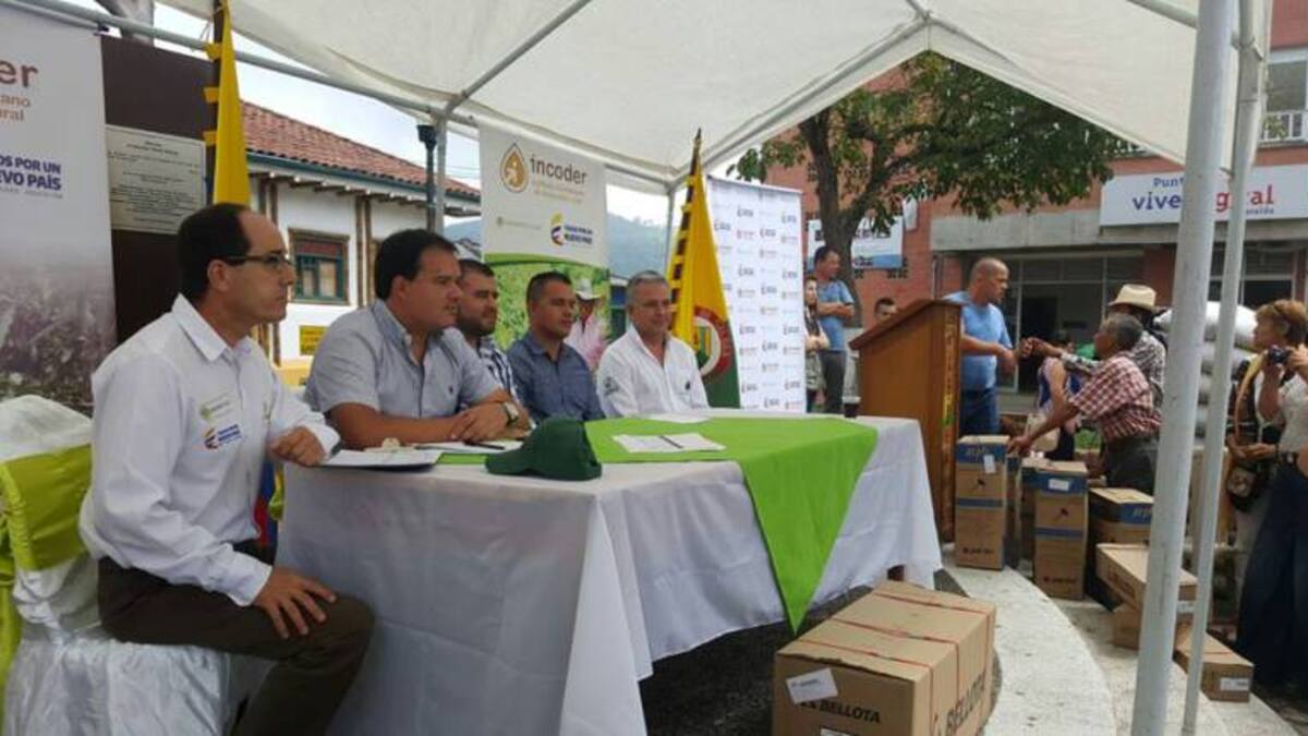 Agricultores de Caldas recibieron ayudas