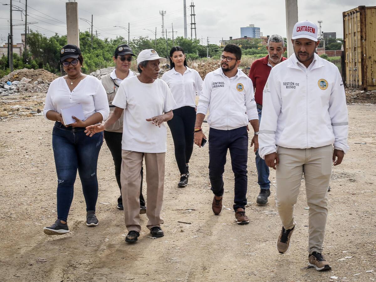 Distrito hace monitoreo en Villa Rosita por construcciones ilegales y obstrucción de canal