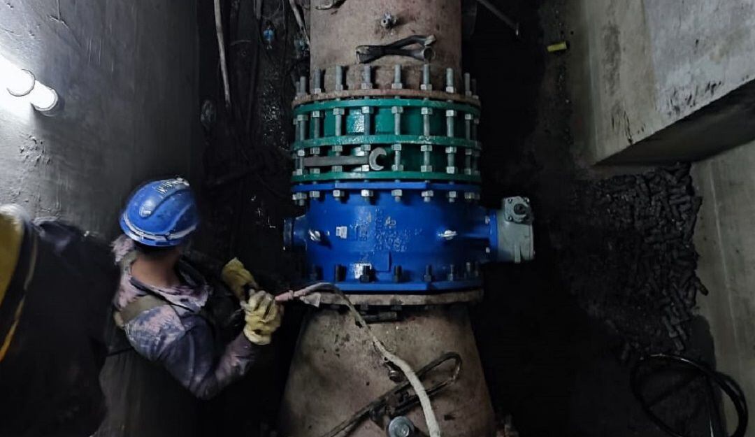 El preciado líquido ya se comienza a reflejar en los barrios ubicados en la parte baja del tanque Colinas y luego llegará en los sectores más elevados