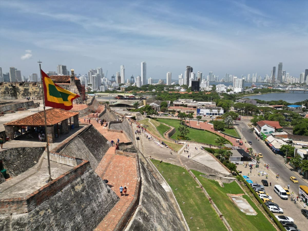Cartagena Wedding Dreams arrancó con pasarela nupcial en el Castillo de San Felipe de Barajas