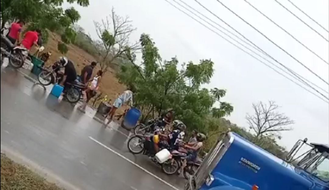 Cenit activó un plan de contingencia e hizo un llamado a la comunidad para que no se acerquen al punto de la emergencia