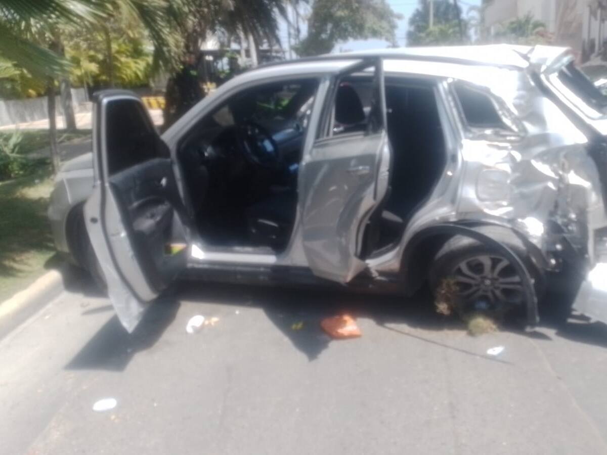 Accidente entre camioneta y taxi dejó cuatro heridos en Bocagrande