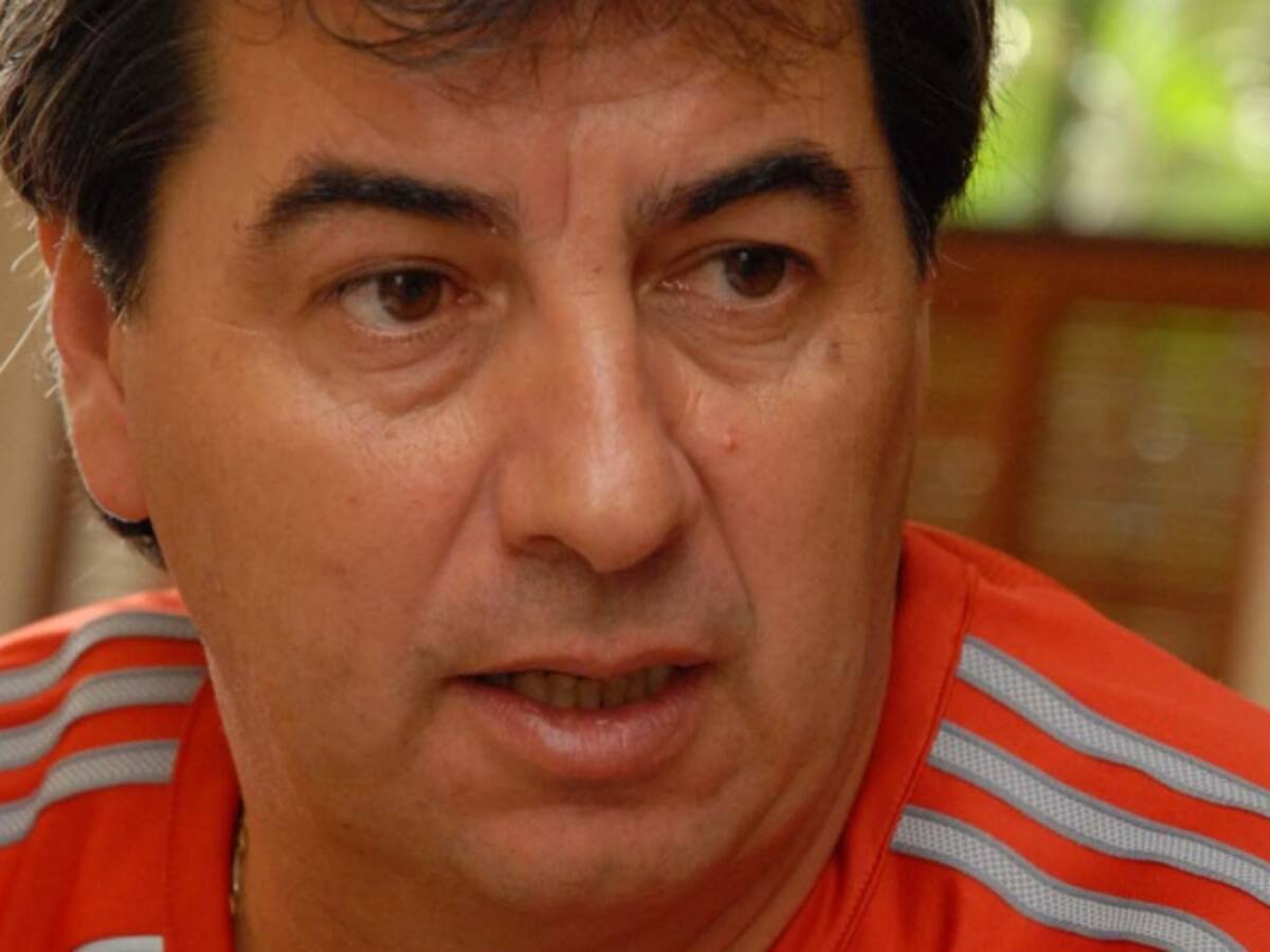 Masivo y emotivo recibimiento al 'Polilla' Da Silva a su llegada a Cali