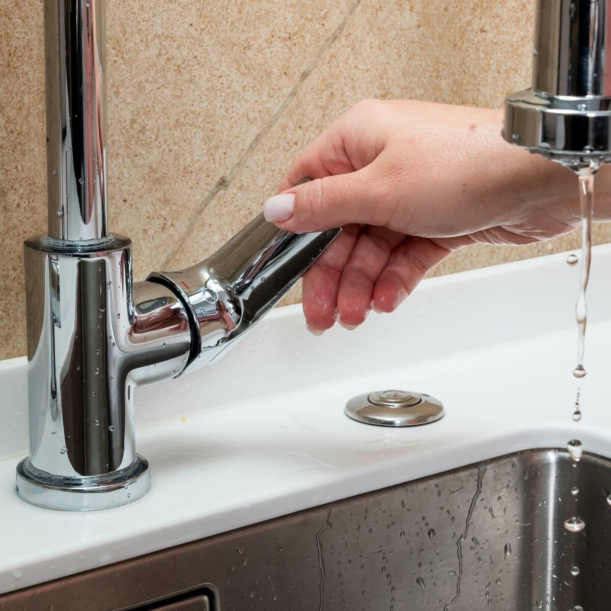 Tras varias horas sin servicio, se restablece gradualmente el agua en Cali