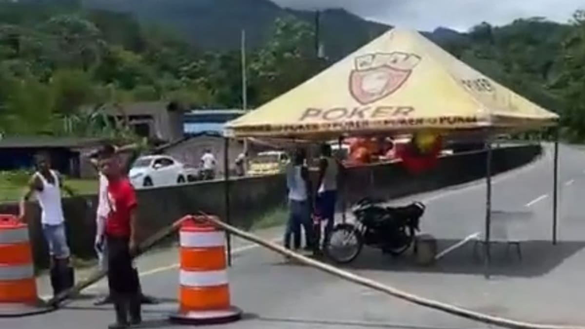 Tras apertura momentánea, vuelven a bloquear la vía a Buenaventura por desacuerdos en diálogos