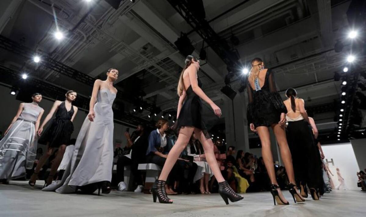 Reconocidos diseñadores muestran sus colecciones para la temporada primavera- verano 2017.