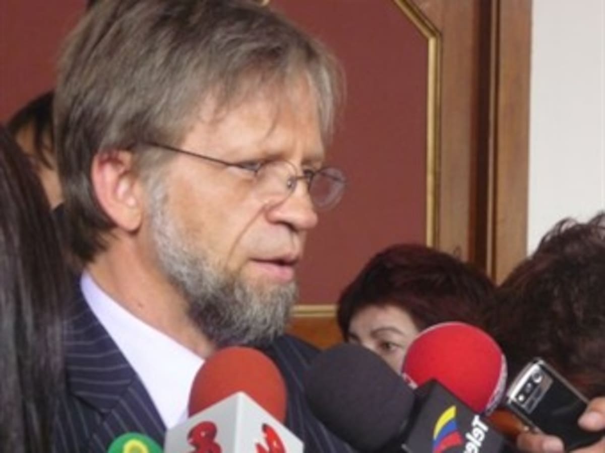 Antanas Mockus inscribió oficialmente su candidatura presidencial