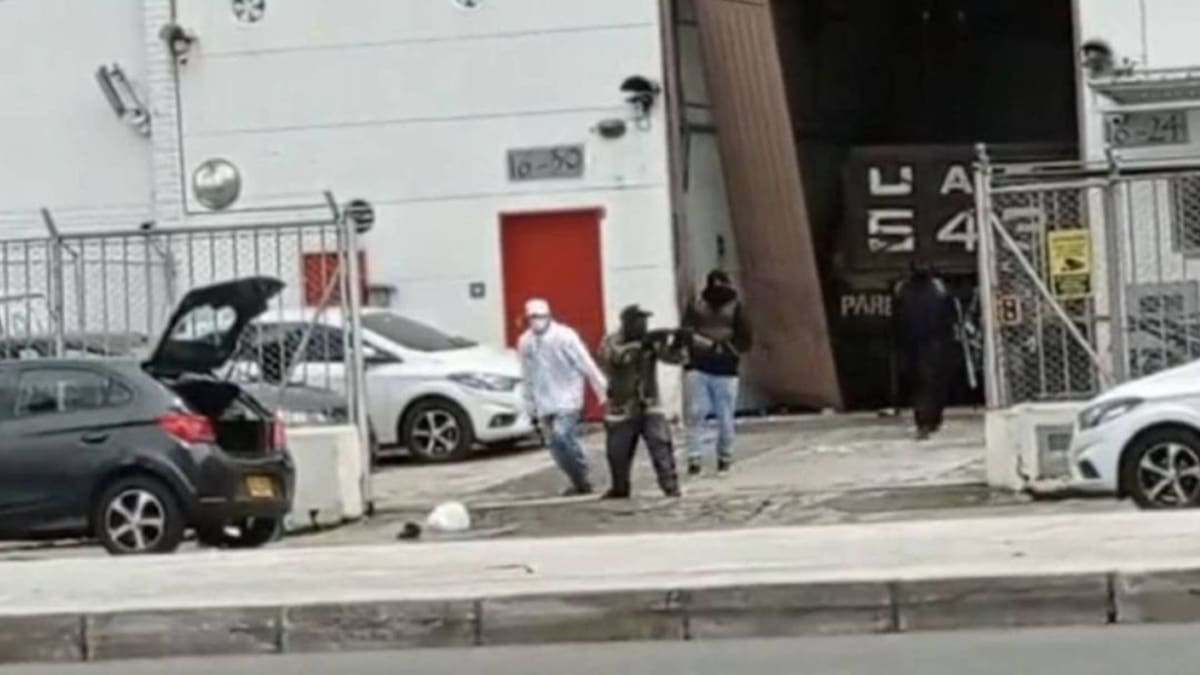 Chalecos antibalas del robo de Medellín eran del Fondo de Vigilancia de Bogotá