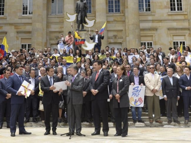 Firma de la paz podría ser en Bogotá, Cuba o en la ONU: Santos