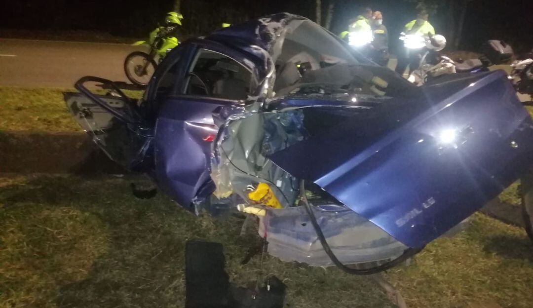 Accidente en la vía al Aeropuerto perales 