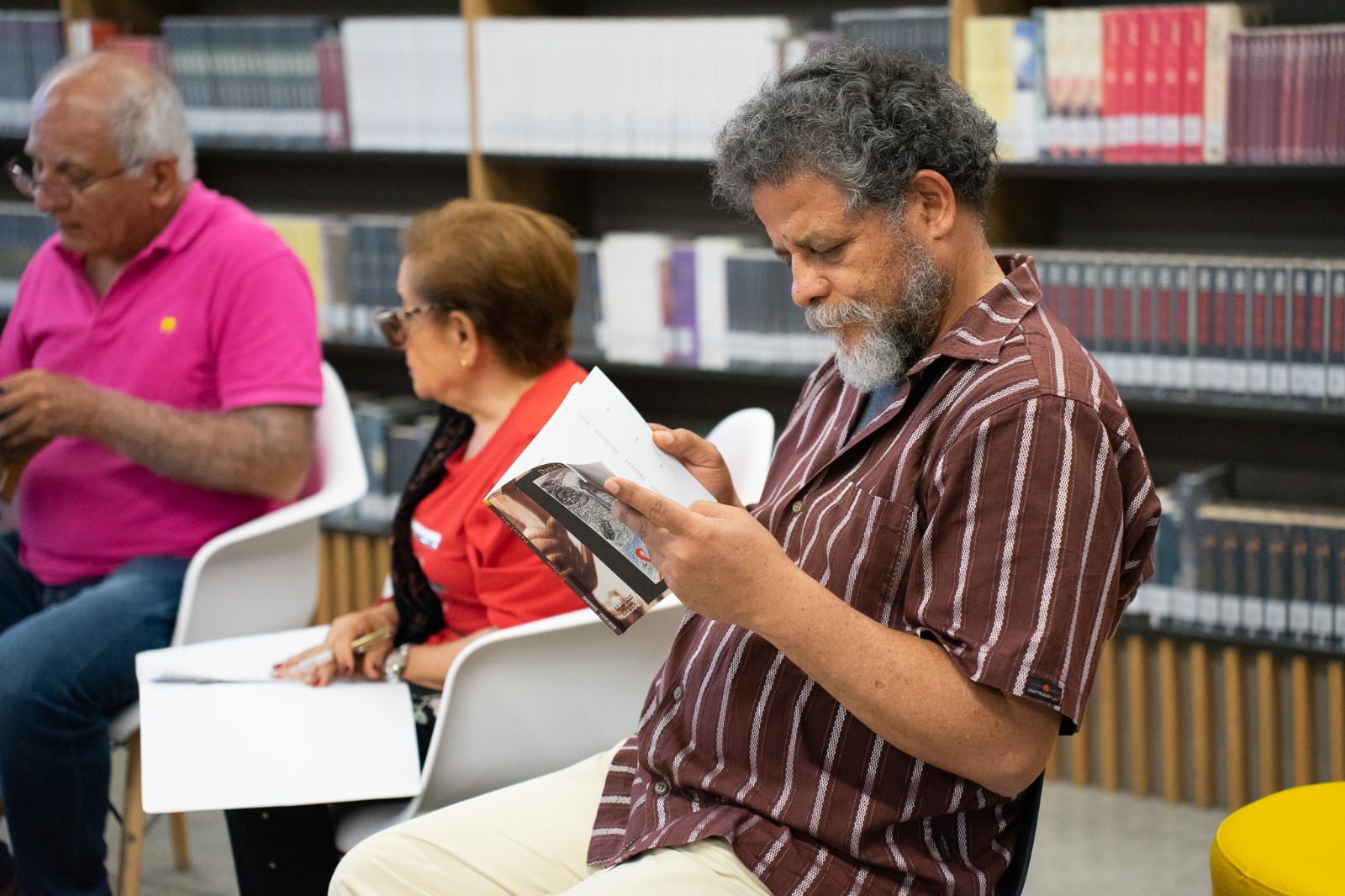 Alrededor de 34 mil libros vuelven a estar en circulación en las bibliotecas públicas de Medellín. Foto: Alcaldía de Medellín.