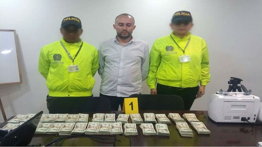 Decomisan casi 60 mil dólares en el Aeropuerto El Dorado. Foto: Policía Nacional