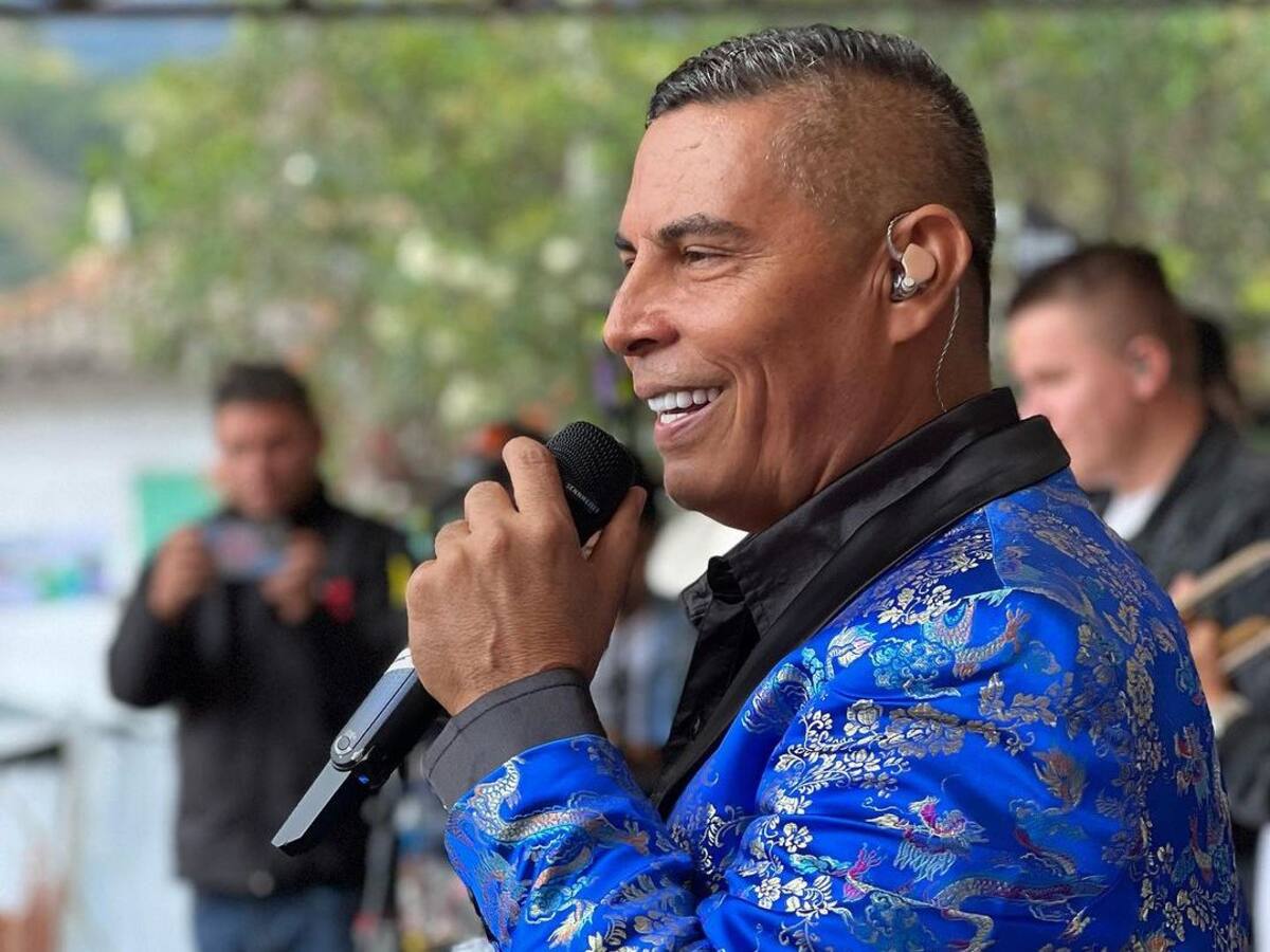 El Andariego y El Dueto del Pueblo con un controvertido mensaje musical