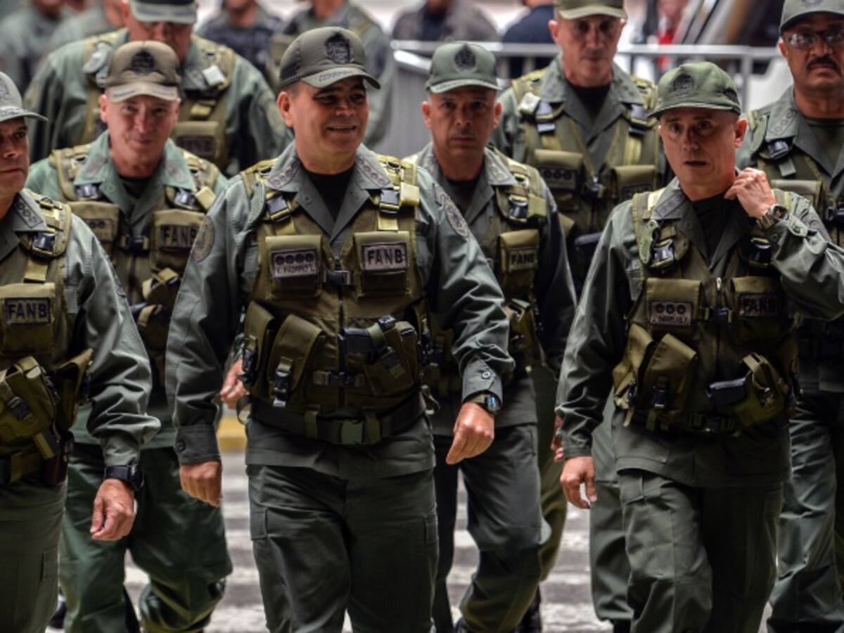 Gobierno de Venezuela ascendió a 16.900 militares por su “lealtad”