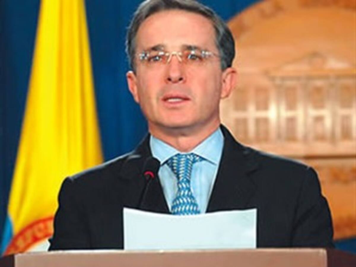 Consejo Electoral precisa impedimentos de Uribe como eventual candidato presidencial