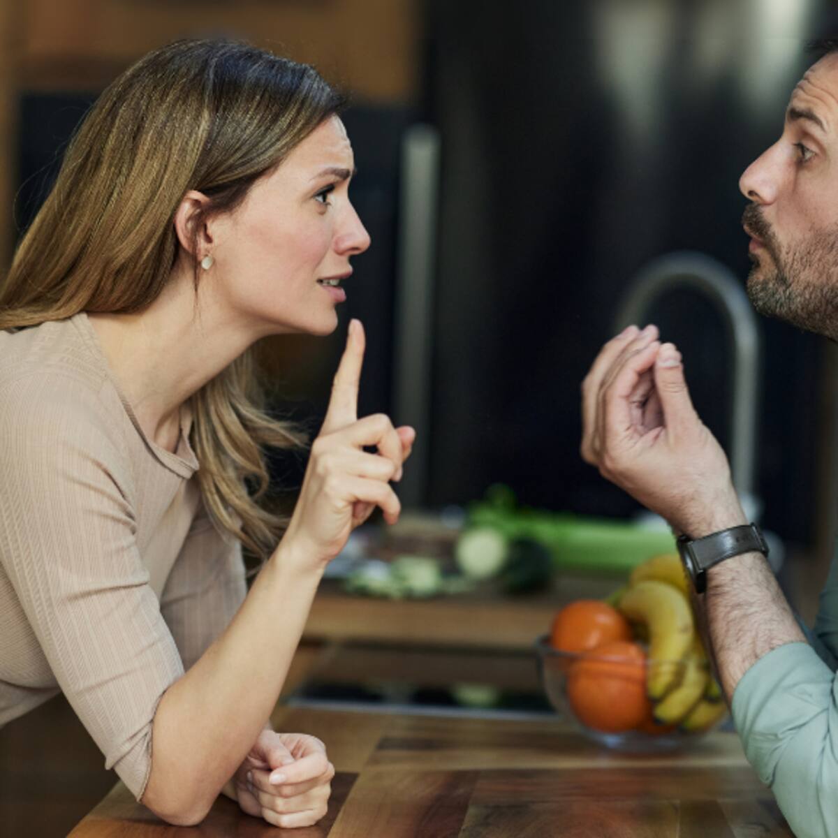 8 frases que nunca debería decir durante discusión de pareja, según psicólogos