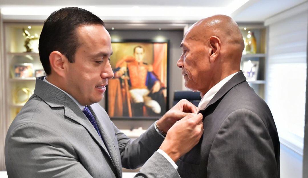 Gobernador de Santander nombra nuevos secretarios de despacho