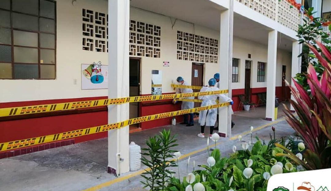 Al lugar llegaron funcionarios de la secretaría de salud quienes hacen los controles. 