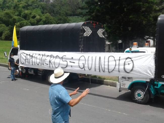 Un grupo de camioneros adelantó plan tortuga en el sector de Versalles en Calarcá, Quindío