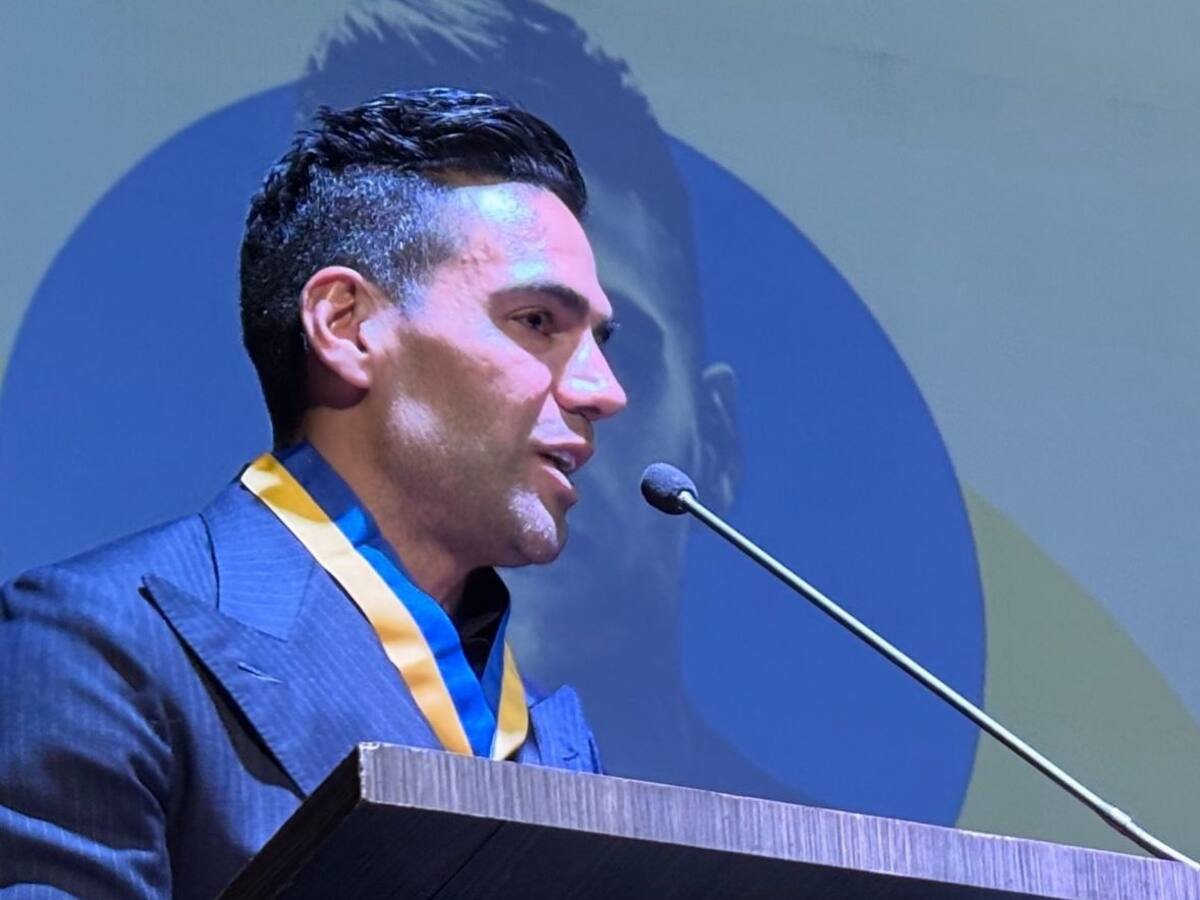 Falcao, condecorado con la Orden al Mérito Deportivo de la Universidad Sergio Arboleda