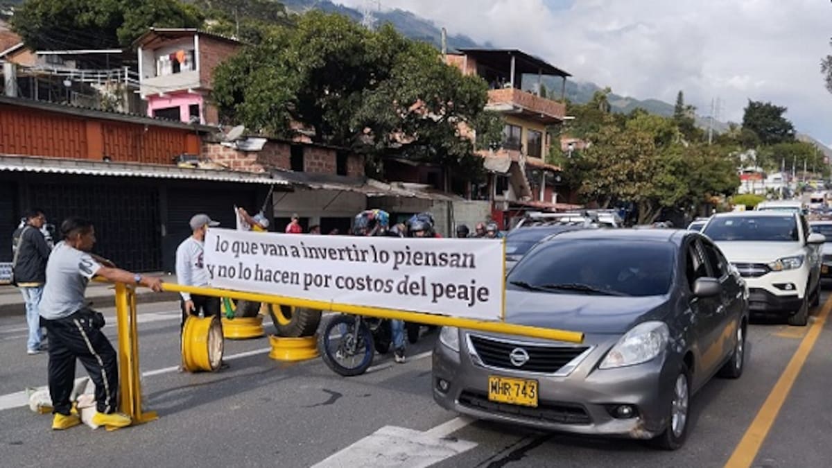 Con peajes pedagógicos comunidad de Barbosa de nuevo protesta contra el peaje Trapiche