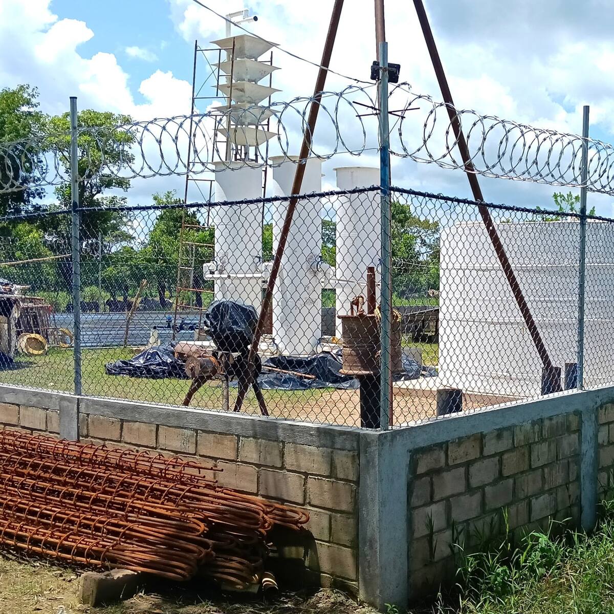 Avanzan obras en acueducto de Nicaragua, zona rural municipio de Pinillo