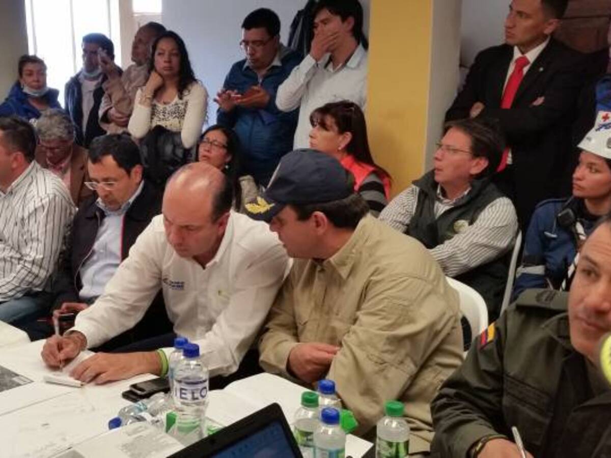 Ministro de Ambiente atiende emergencia por incendio forestal de Nobsa, Boyacá