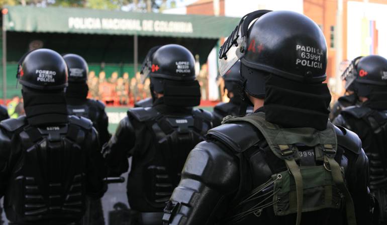 Miembros del Esmad intervinieron para desalojar a las personas