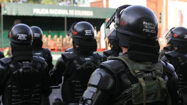 Miembros del Esmad intervinieron para desalojar a las personas