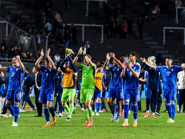 Los jugadores de Italia festejan la clasificación a la final. (Photo by Marcio Machado/Eurasia Sport Images/Getty Images)