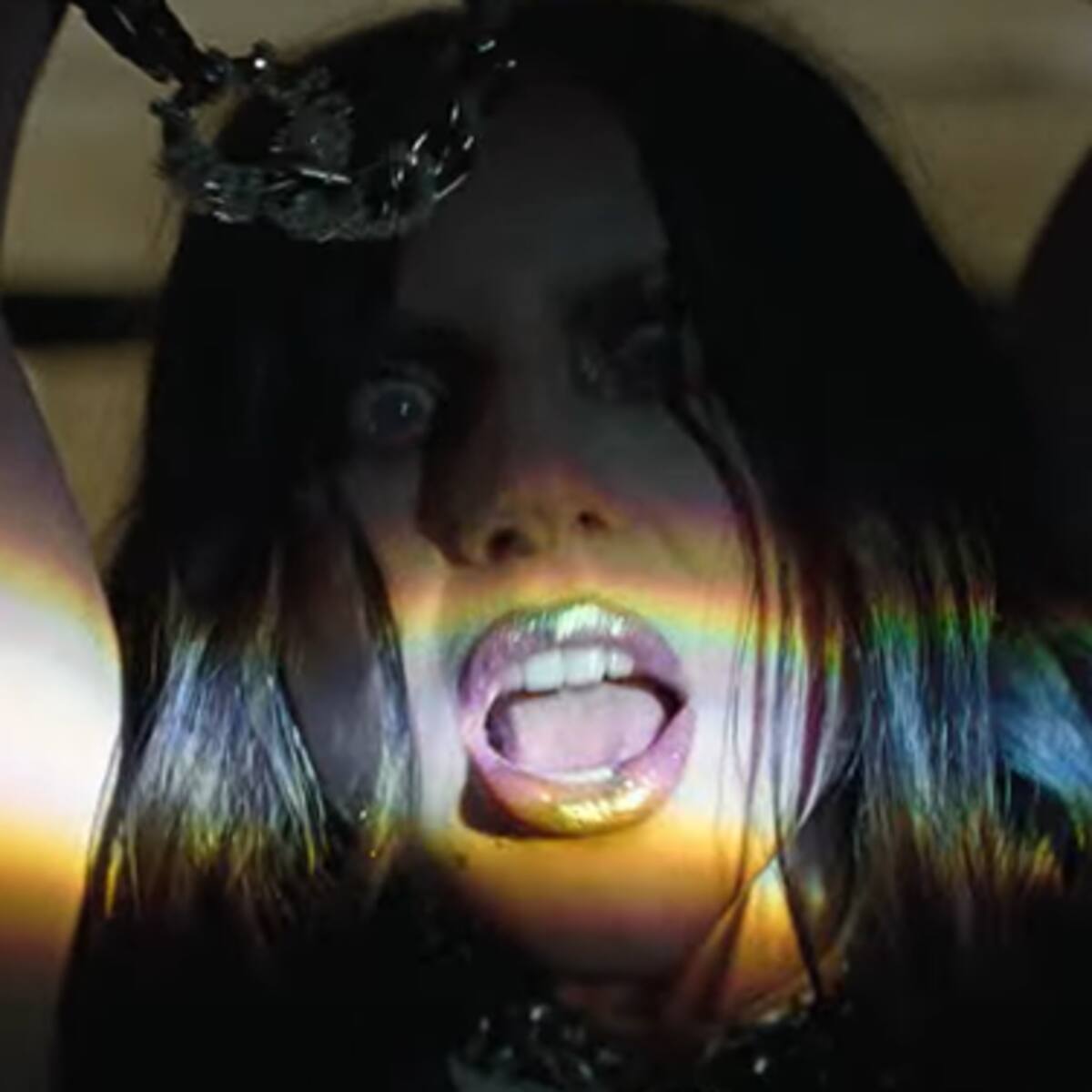 Lady Gaga estrena controvertido video de su cancion “Disease”, que opina?