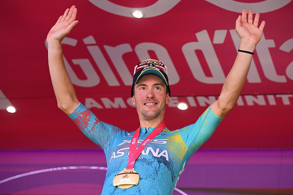 Alberto Bettiol gana la etapa 13 del Giro de Italia y Egan Bernal asciende en la general. (Photo by Dario Belingheri/Getty Images)