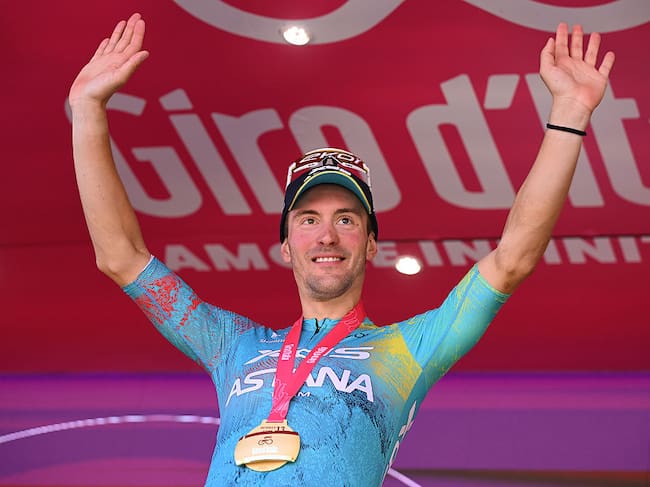 Alberto Bettiol gana la etapa 13 del Giro de Italia y Egan Bernal asciende en la general. (Photo by Dario Belingheri/Getty Images)