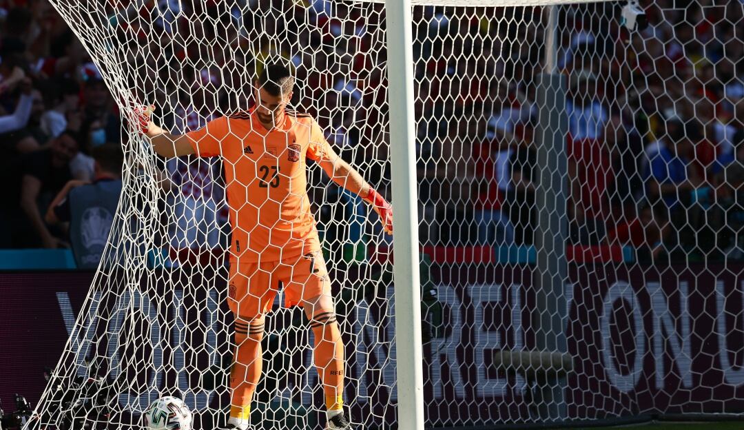 Unai Simón luego de recibir el primer gol de Croacia en la Eurocopa 2021