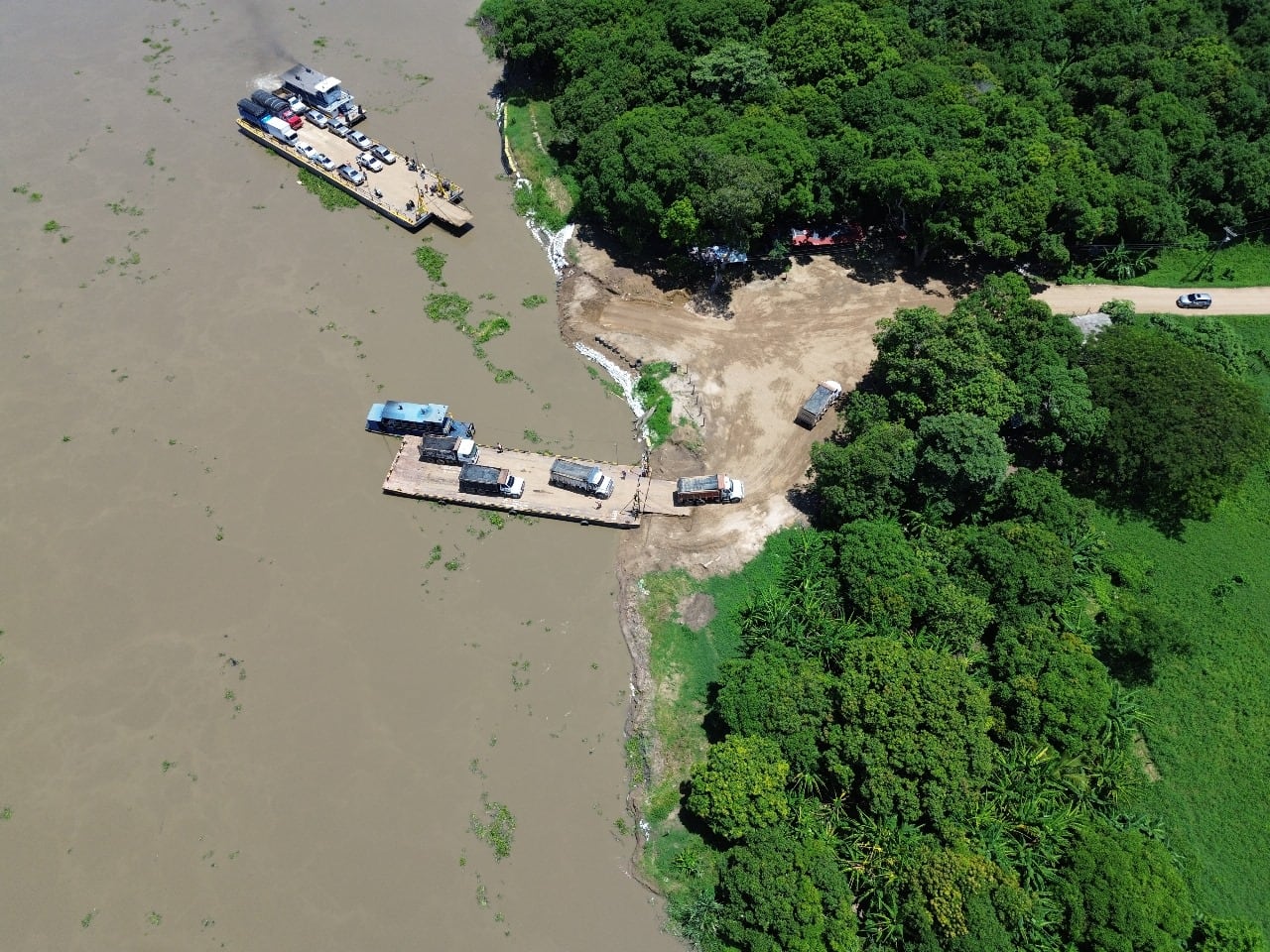 Ferry que conecta a Salamina (Magdalena) con Puerto Giraldo (Atlántico)