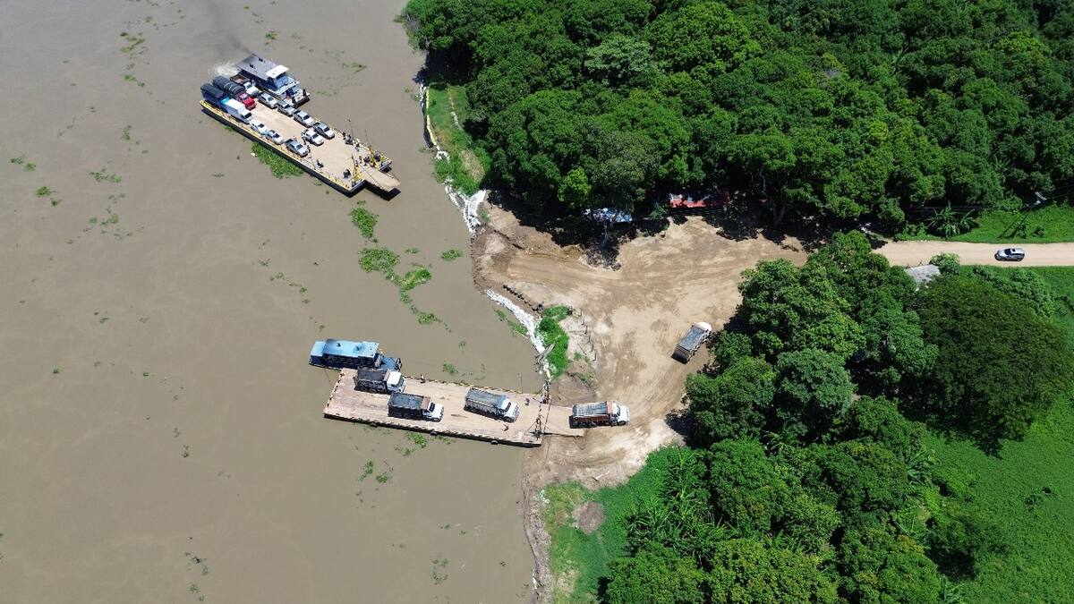 Medida preventiva detiene operación de ferry en el río Magdalena tras emergencia climática