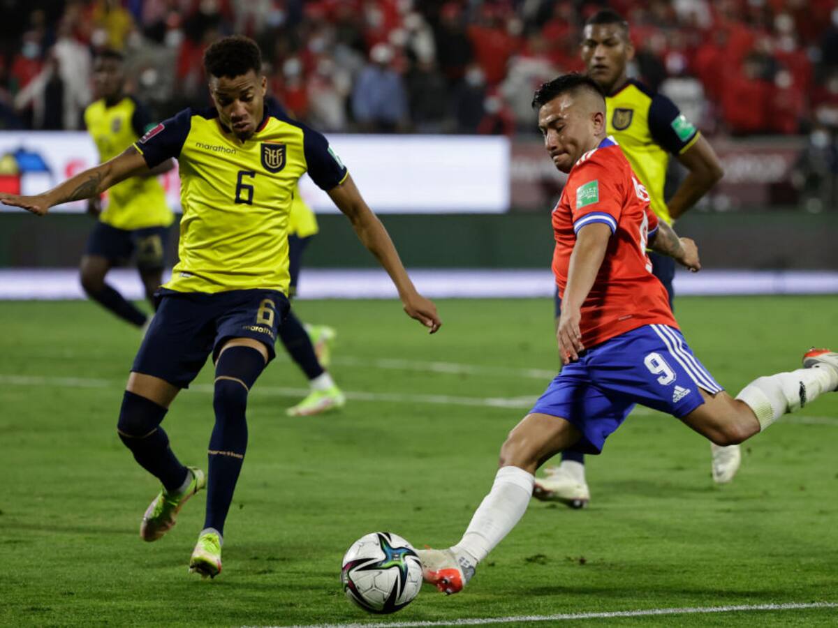 TAS sanciona a Ecuador por el caso Byron Castillo, pero podrá estar en el Mundial