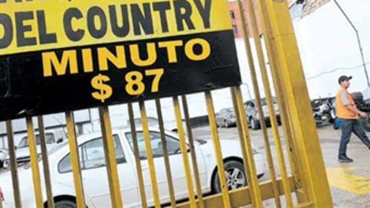 Tarifa maxima de parqueaderos en Bogotá es de $87, incluido el IVA